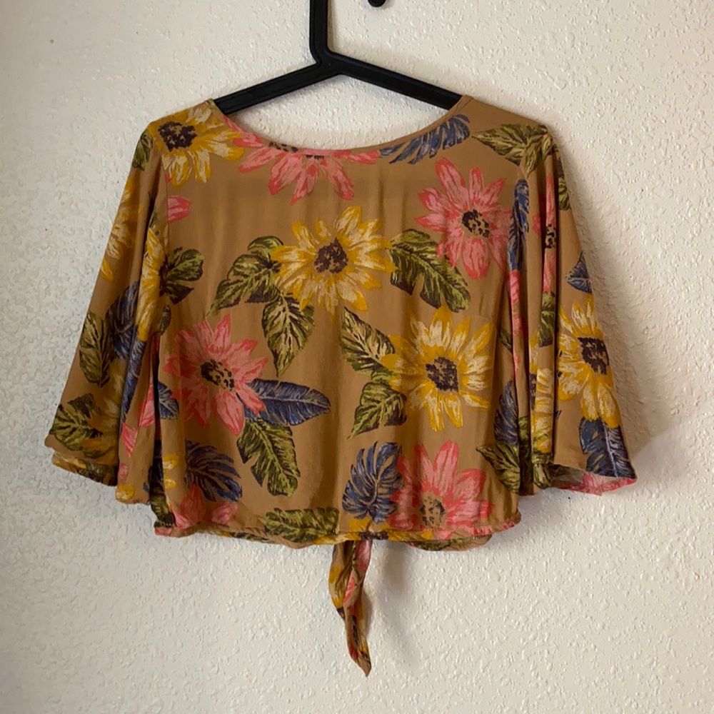 Billabong Flutter Sleeve open back  top